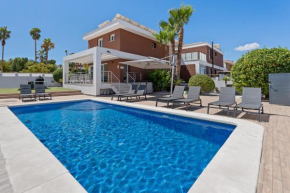 Casa Bos Orange Pool and Jacuzzi